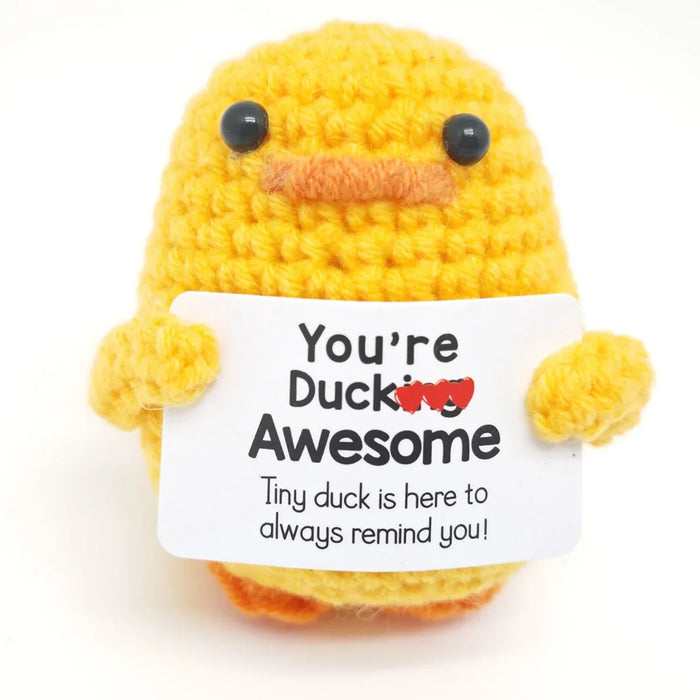 Pato amarillo tejido al crochet con mensaje de aliento