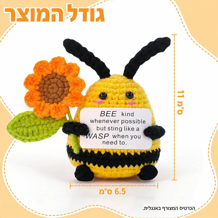 Abeja tejida al crochet con girasol — Bee Kind