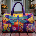 Bolso duffle acolchado — Libélula sobre Campo de Flores